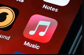 can apple music play offline